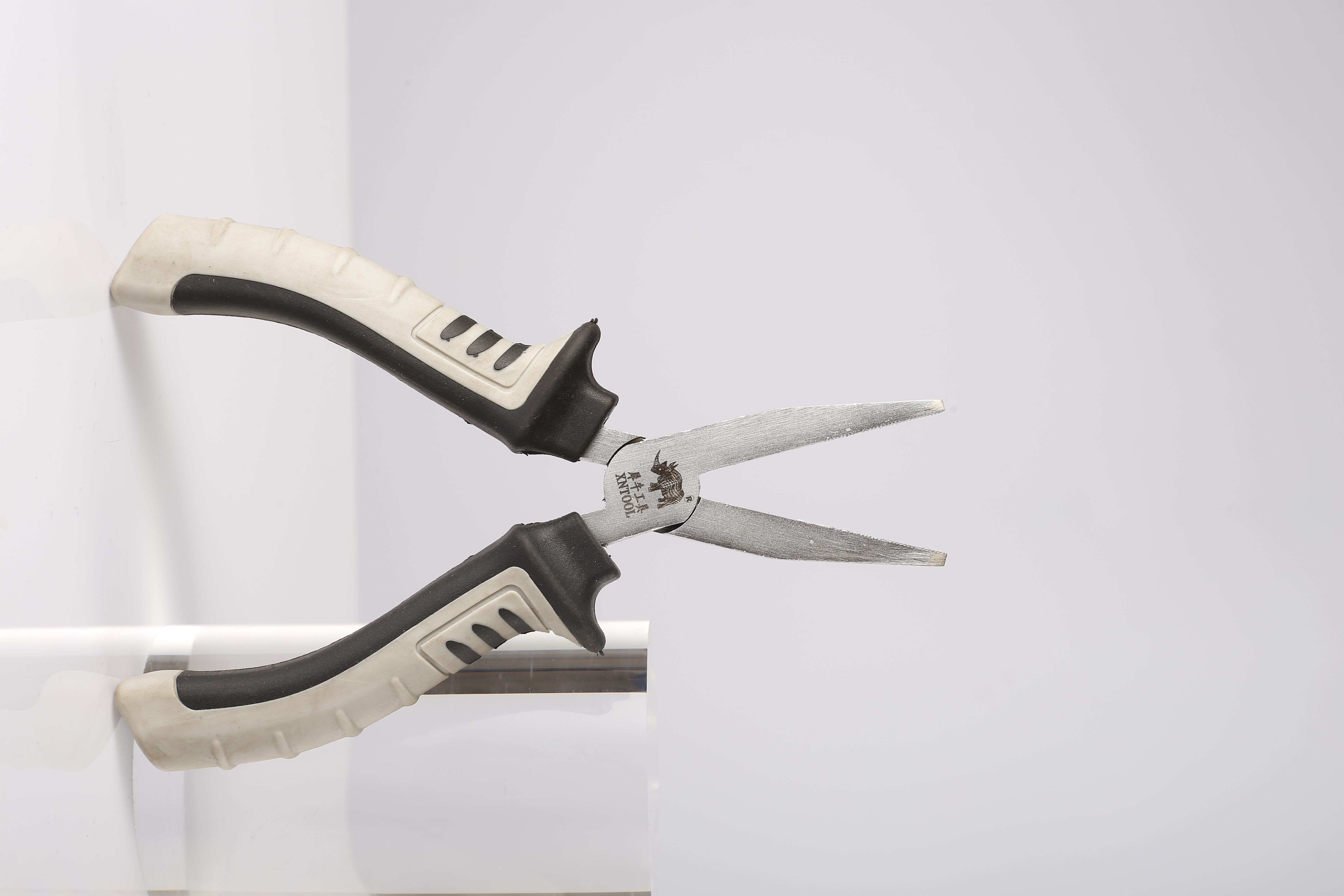 Multi functional special-shaped pliers