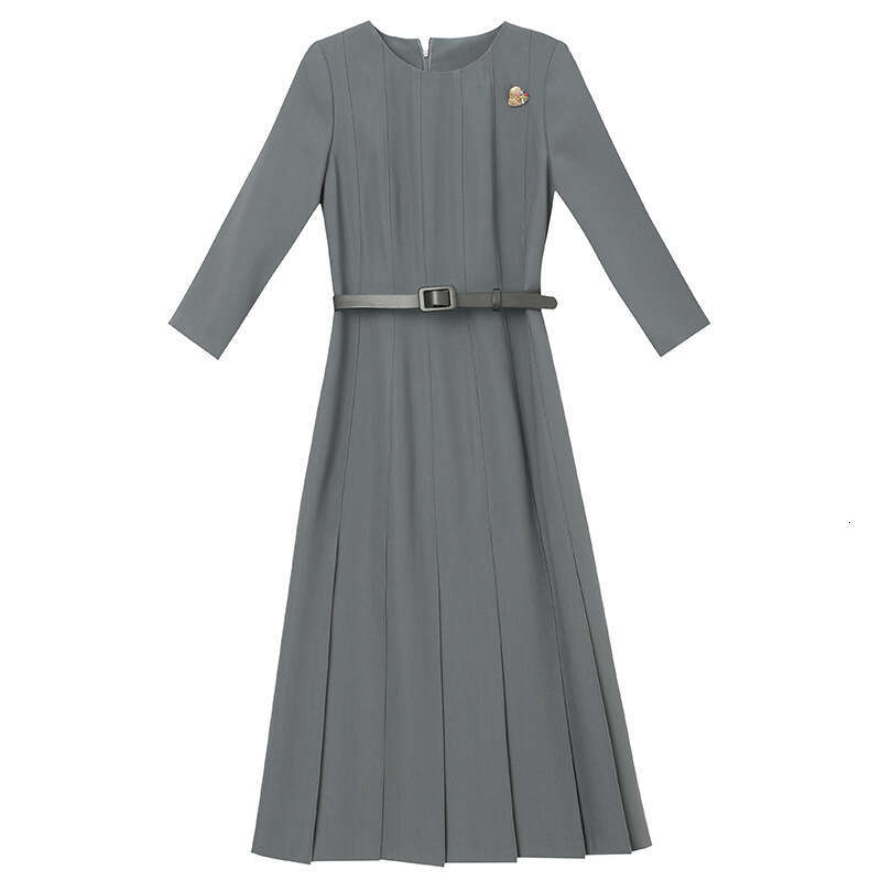 Solid Color Dress 2024 Autumn New Commuting Style Seven Sleeve Waist for slimming and pleated A-line skirt