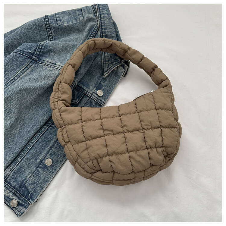 Korean version fashionable versatile large capacity cotton clothing for women 2023 winter new popular diamond grid underarm shoulder bag