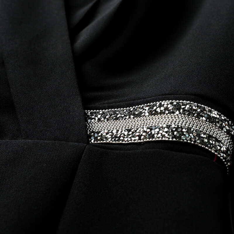 Autumn Womens 2024 New V-neck Dress Small Red Waist Collection Fashionable Long Sleeve Skirt