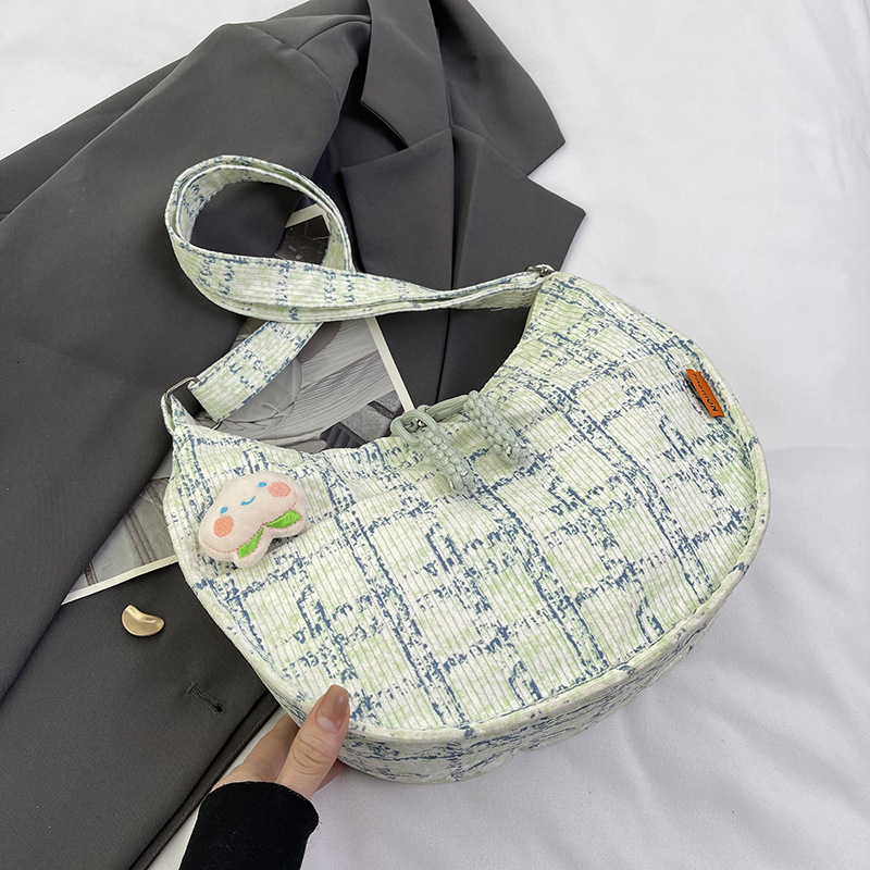 Large capacity for women new style with niche texture design, single shoulder crossbody bag, casual checkered trendy dumpling bag