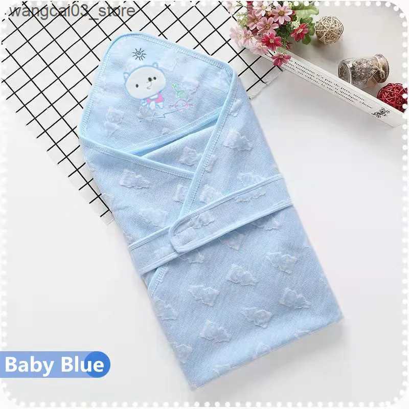 Blankets Swaddling Baby Blanket Swaddling Newborn Super Soft Cotton Square Envelop Swaddle Hooded Embroidery Parisarc Set Infant Bedding Blankets L240