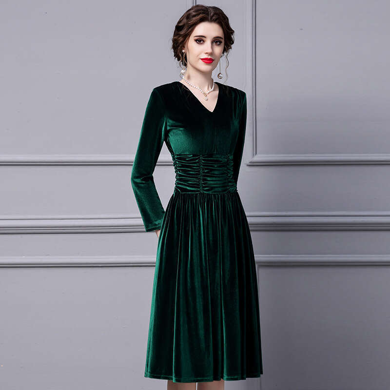 Golden Velvet Dress Autumn Womens 2024 New Style pleated V-neck waist cinched mid length ruffle edge skirt