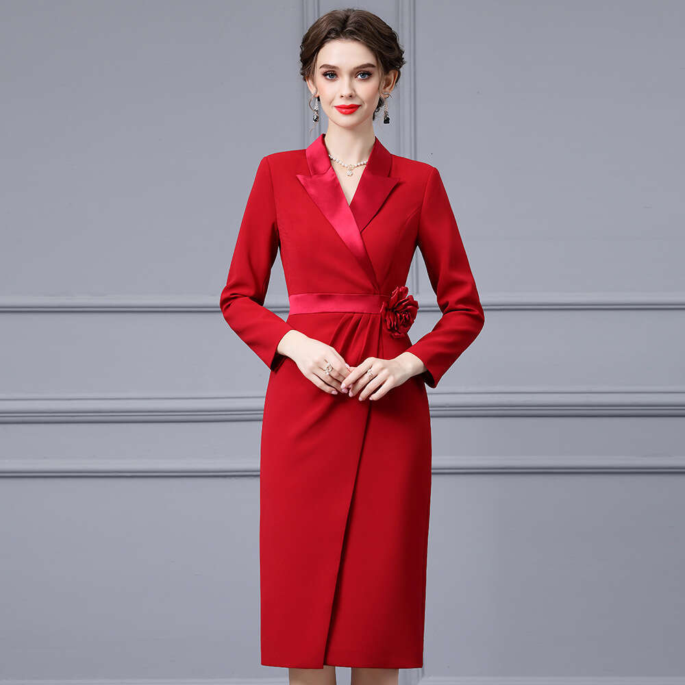 Smart red three-dimensional flower waist cinching slimming suit dress for commuting light and mature style hip hugging dress 2024 autumn new item