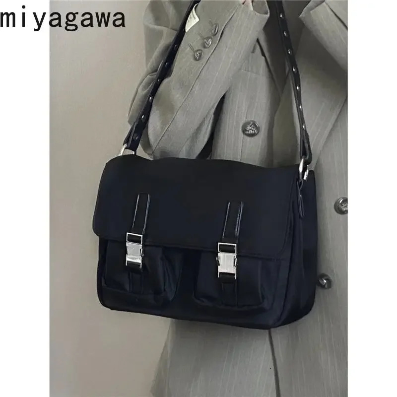 Miyagawa Korean Postman Bag Nylon Canvas Bag Womens Fashion Handheld Motorcycle Version Single Shoulder Work Clothes Bag 241008