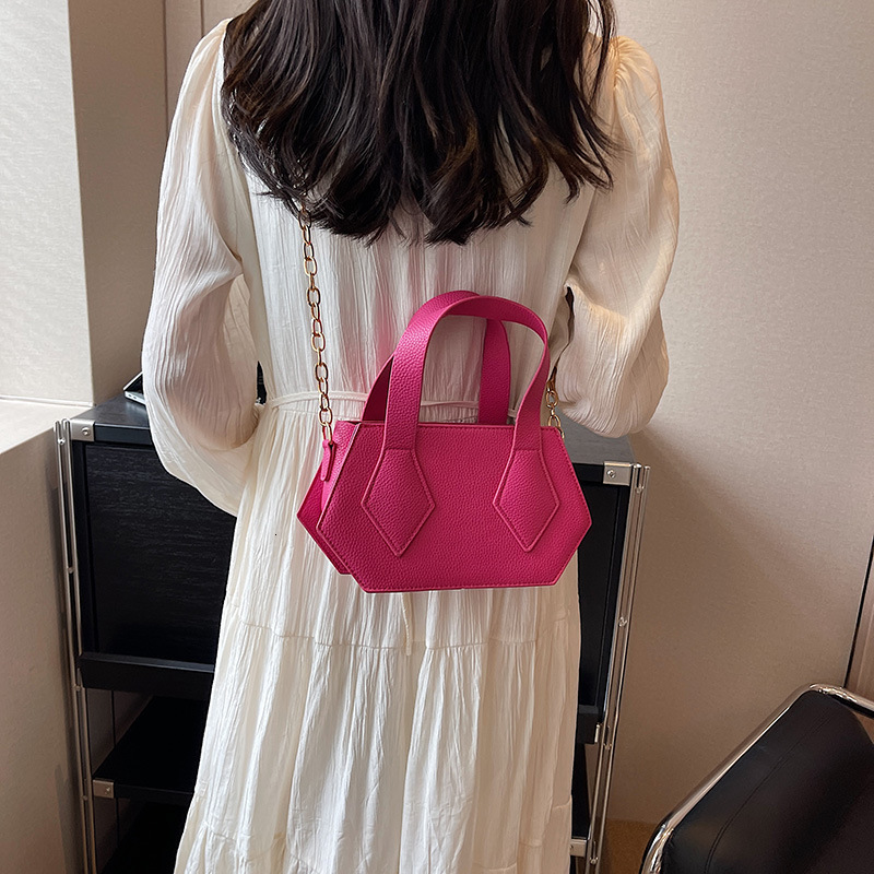 Simple chain shoulder casual trendy handbag, new bag, women's fashionable and stylish crossbody bag