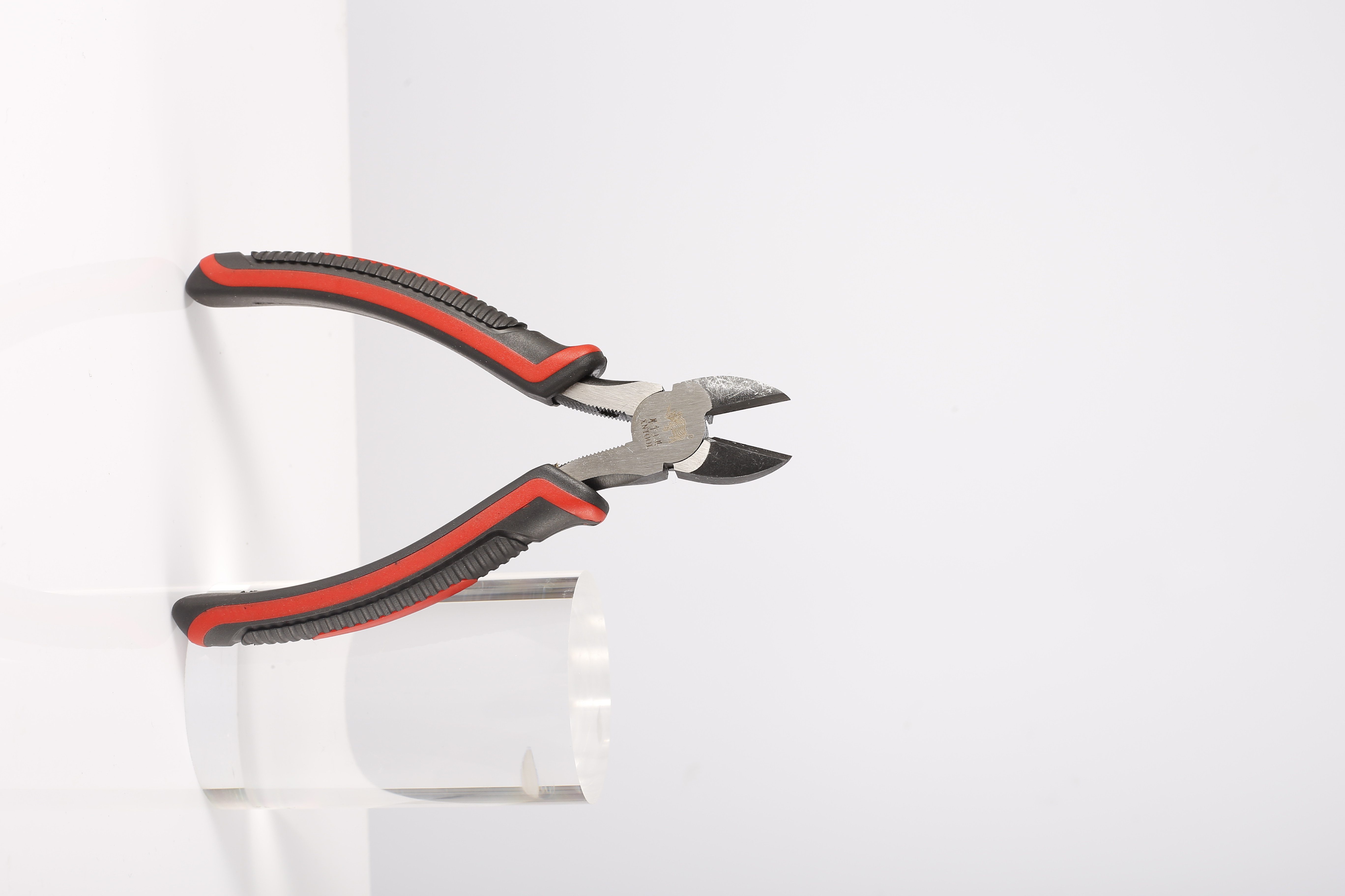 Premium American Pliers with Anti-Slip Line Handle for Easy Use