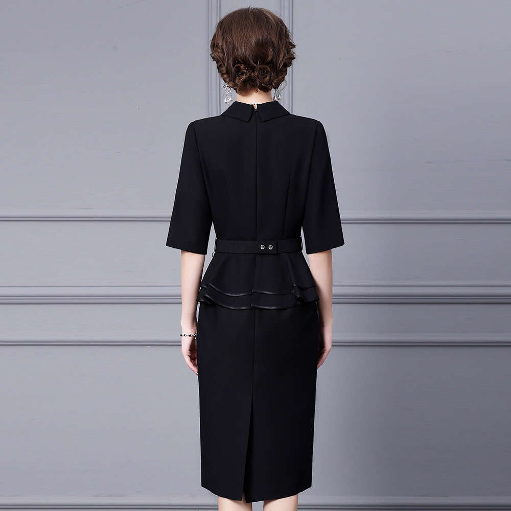 black dress with a high-end feel 2024 autumn new item super revealing figure suit collar fake two-piece hip hugging skirt