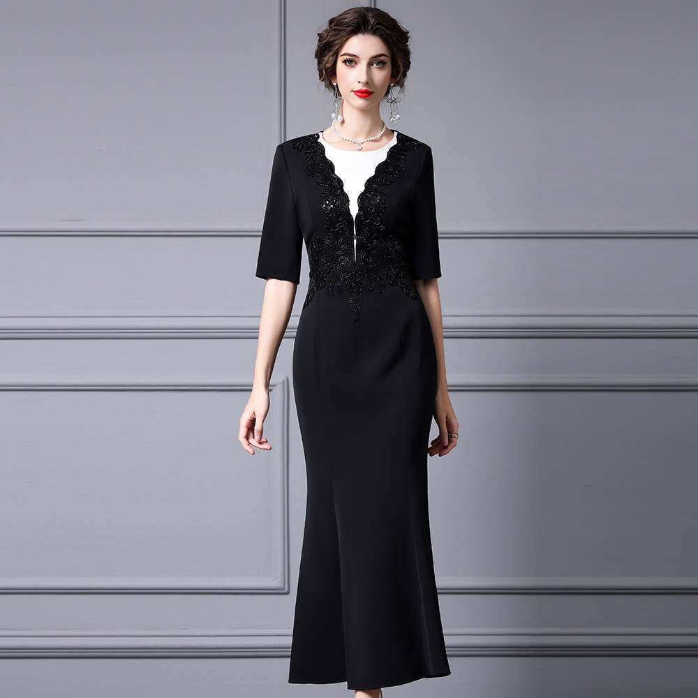 black and white contrasting splicing bag buttocks fish tail high-end light luxury nail bead dress long skirt 2024 spring/summer new item