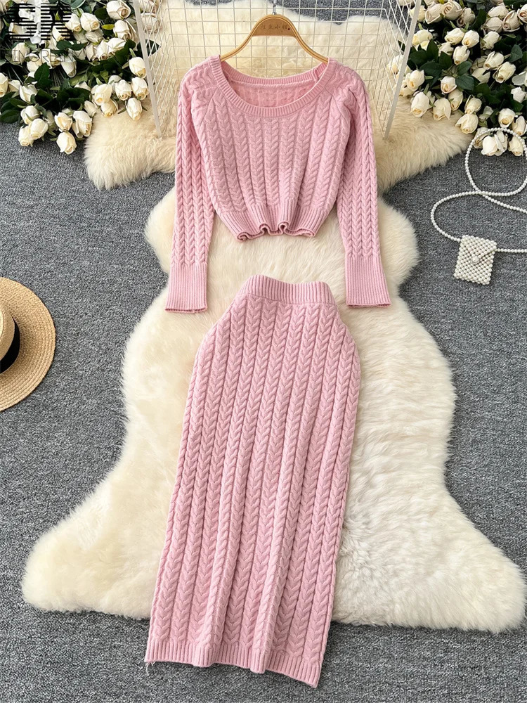 SINGREENY Winter Warm Knitted 2-piece Womens Long sleeved O-neck Short sleeved SweaterElastic Waist Skiing Autumn High end Sexy Set 241011