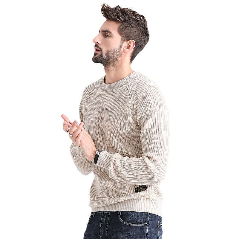Chic Men's Knit Sweater - Round Collar, Perfect Fit for Cold Seasons