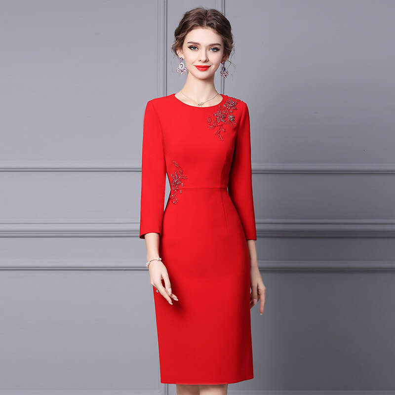 Chic Red Dress 2024 Autumn New Style Annual Meeting High Sense Nail Diamond Waist slimming and hip hugging skirt