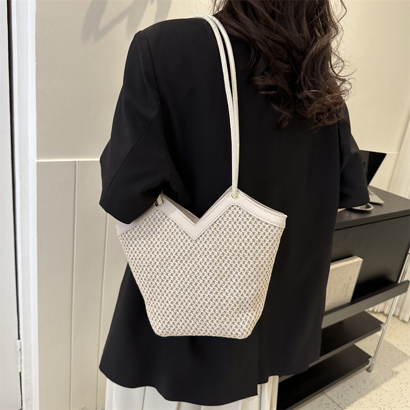 Fashion for Women New Style Simple Commuter Large Capacity Single Shoulder Underarm Stylish Tote Bag