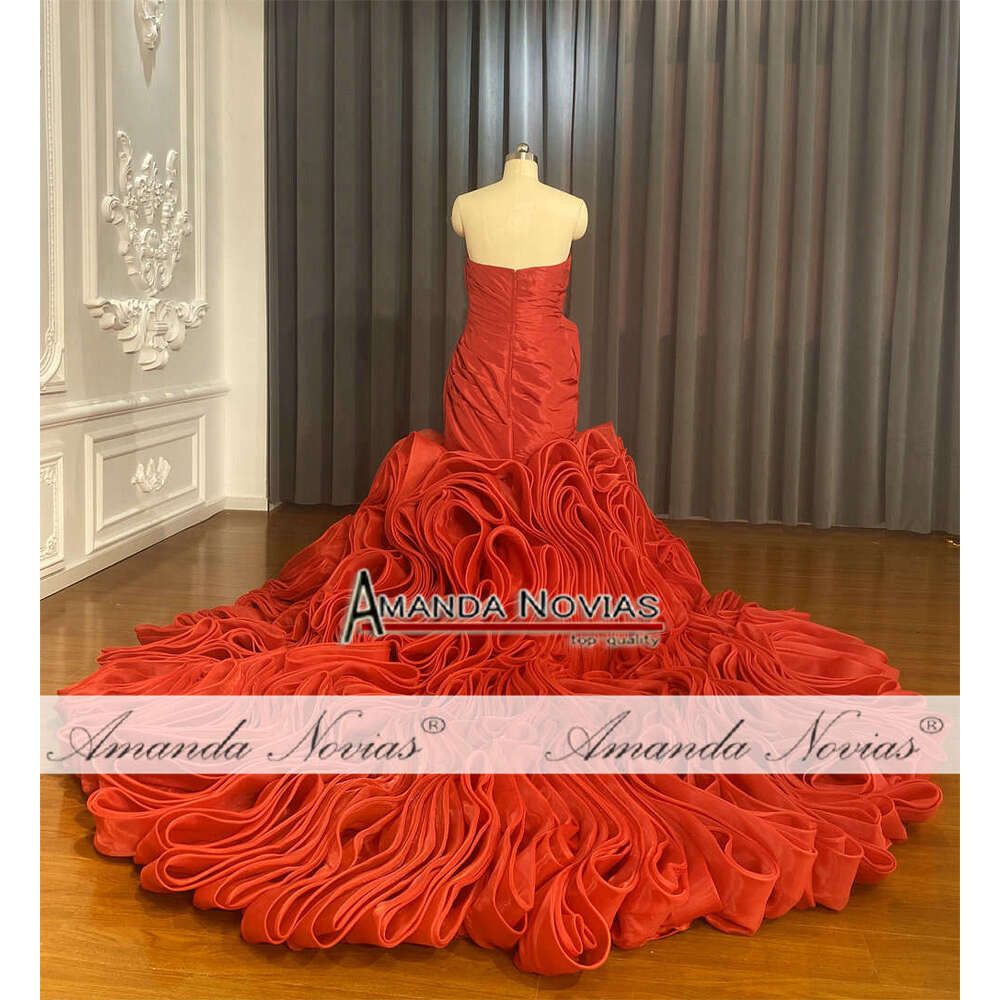 Simple Red Stain Long Train Wedding Dress