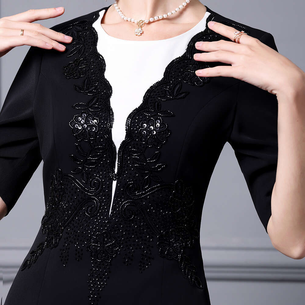 black and white contrasting splicing bag buttocks fish tail high-end light luxury nail bead dress long skirt 2024 spring/summer new item