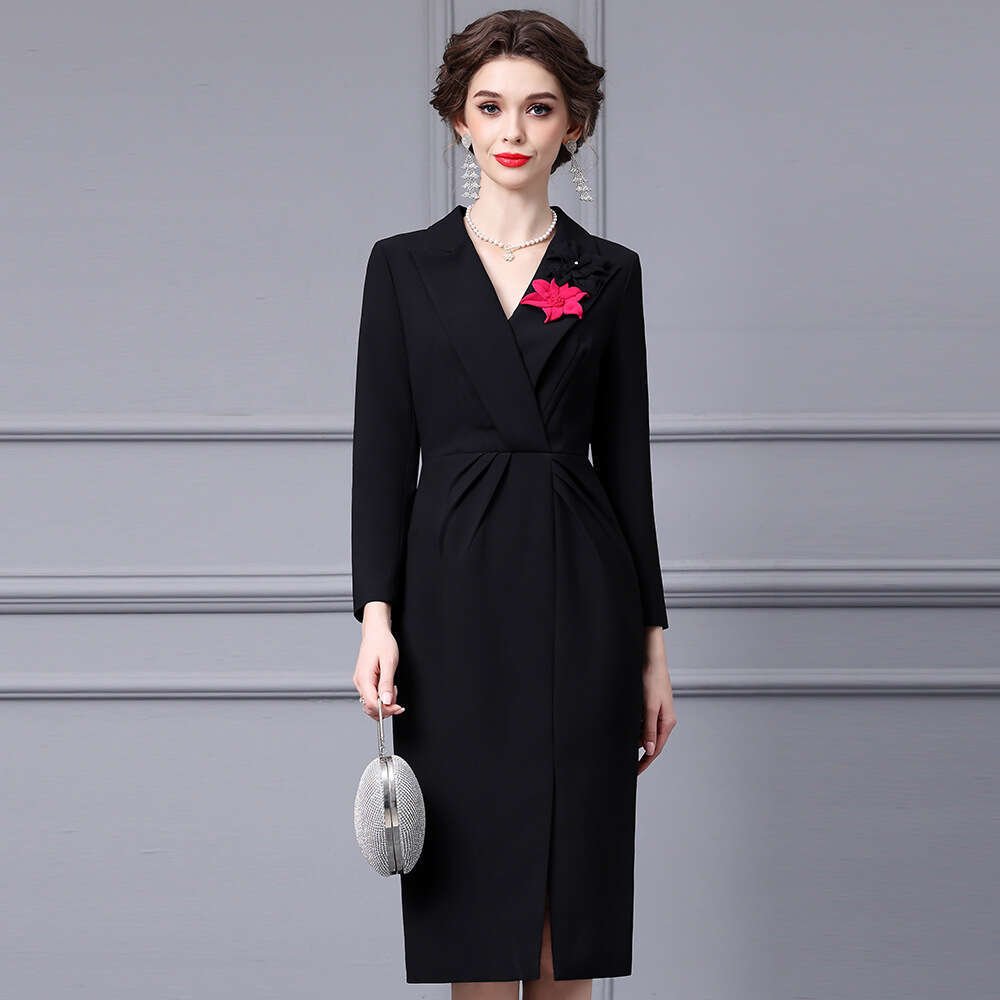 French suit dress with handmade flower pinching waist cinching slimming effect split hip dress 2024 autumn and winter new style