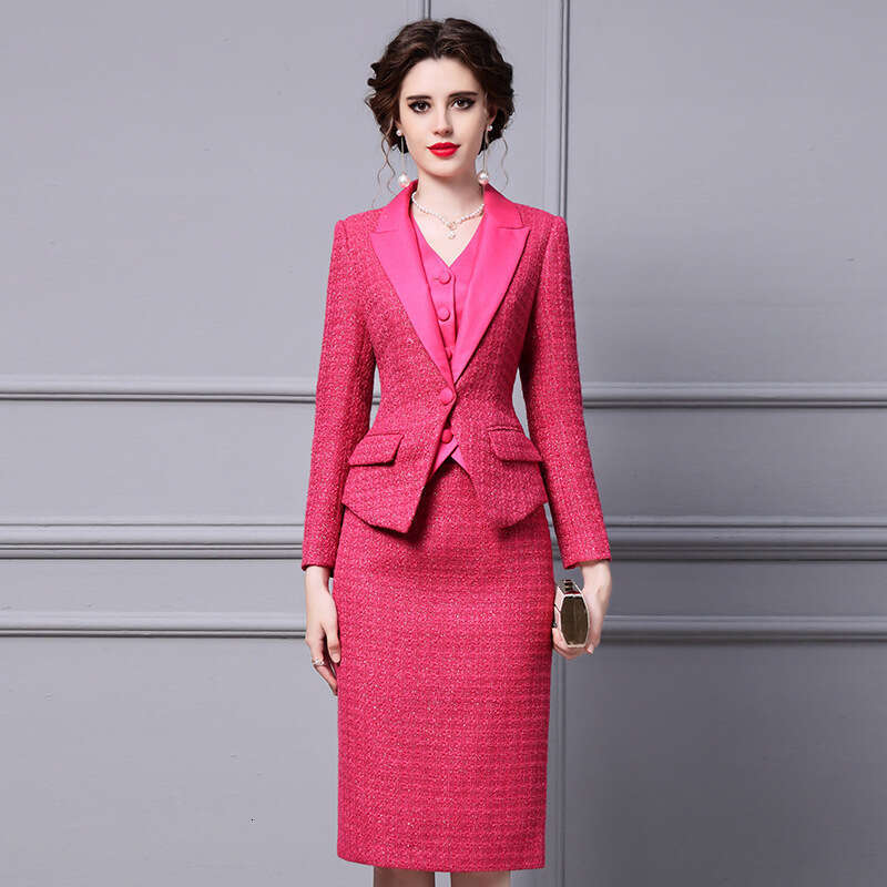 Autumn Womens 2024 New Set High Grade Small Fragrant Style Coarse Floral Coat Hip Wrapping Skirt 3-Piece Set