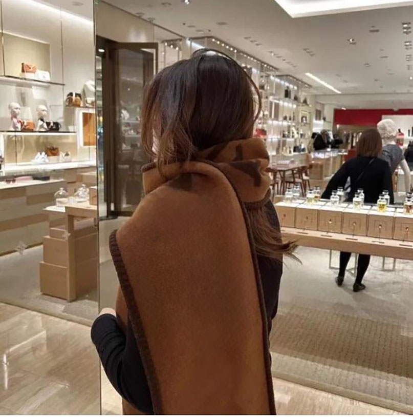 designer scarf V Scarf full letter printed cashmere scarves stylish winter women men classic plaid long wraps tassel soft touch scarf gift pashmina