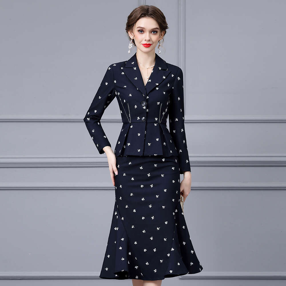 high-end embroidered suit jacket paired with a hip hugging fish tail skirt two-piece set 2024 autumn new item
