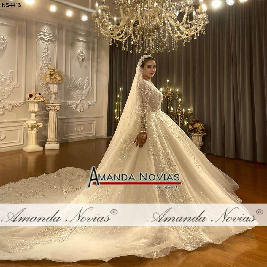 Sparkle Rhie Full Sleeve Ball Gown Wedding Dress