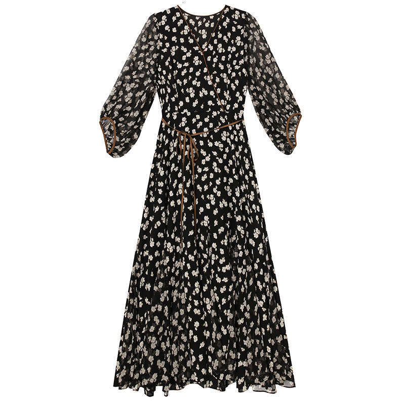 floral 2024 autumn new seaside vacation style V-neck seven quarter sleeve slim fit and slimming dress