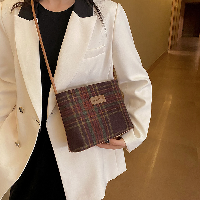 Bag women's contrasting color autumn/winter spring new plaid fashion college style single shoulder versatile cross body bag