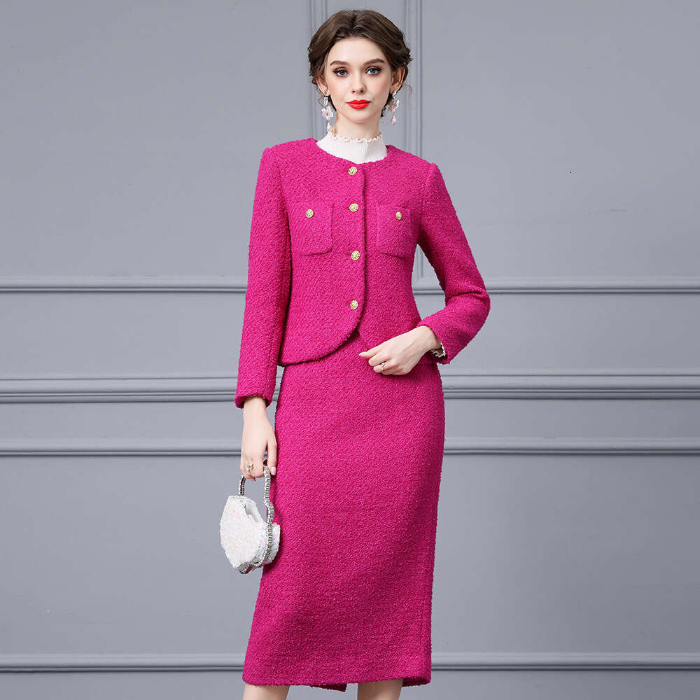 Autumn Two Piece Set Rose Red Noble Temperament Short Top with Half body Bag Hip Skirt 2024 New Style