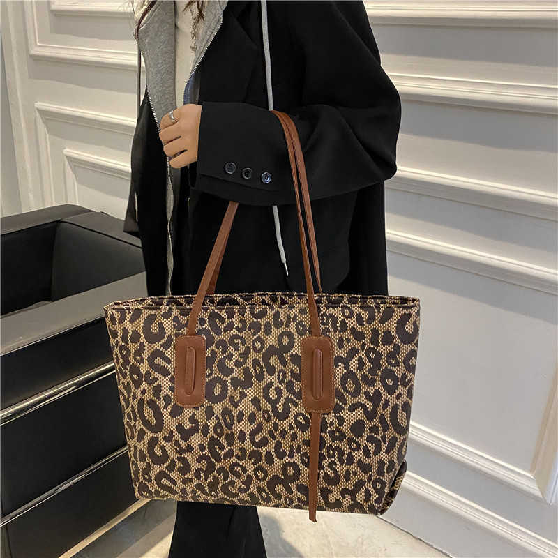CMM Autumn Winter New Large Capacity Bag Womens Bag Trendy Fashion Leopard Pattern Handheld Shoulder Bag Underarm Tote Bag