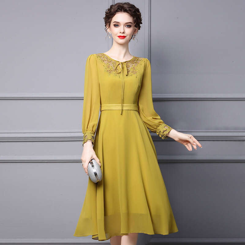Smart elegant with long sleeves and gentle style. New autumn 2024 embroidered belly covering A-line dress for slimming