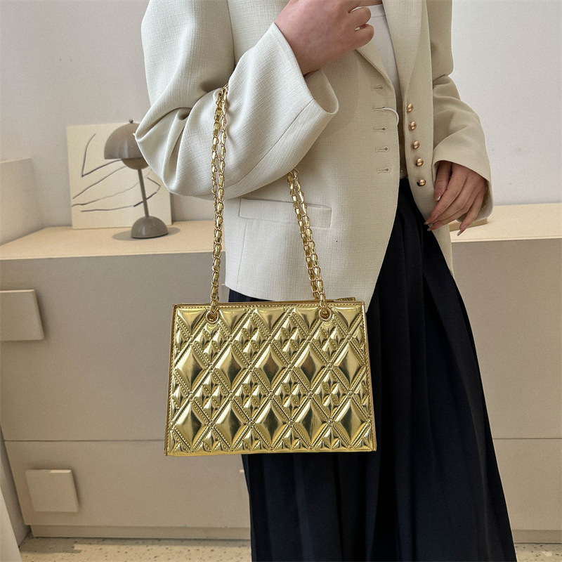 Trendy texture mirror for women new fashion single shoulder stylish small square bag, simple hand-held crossbody bag