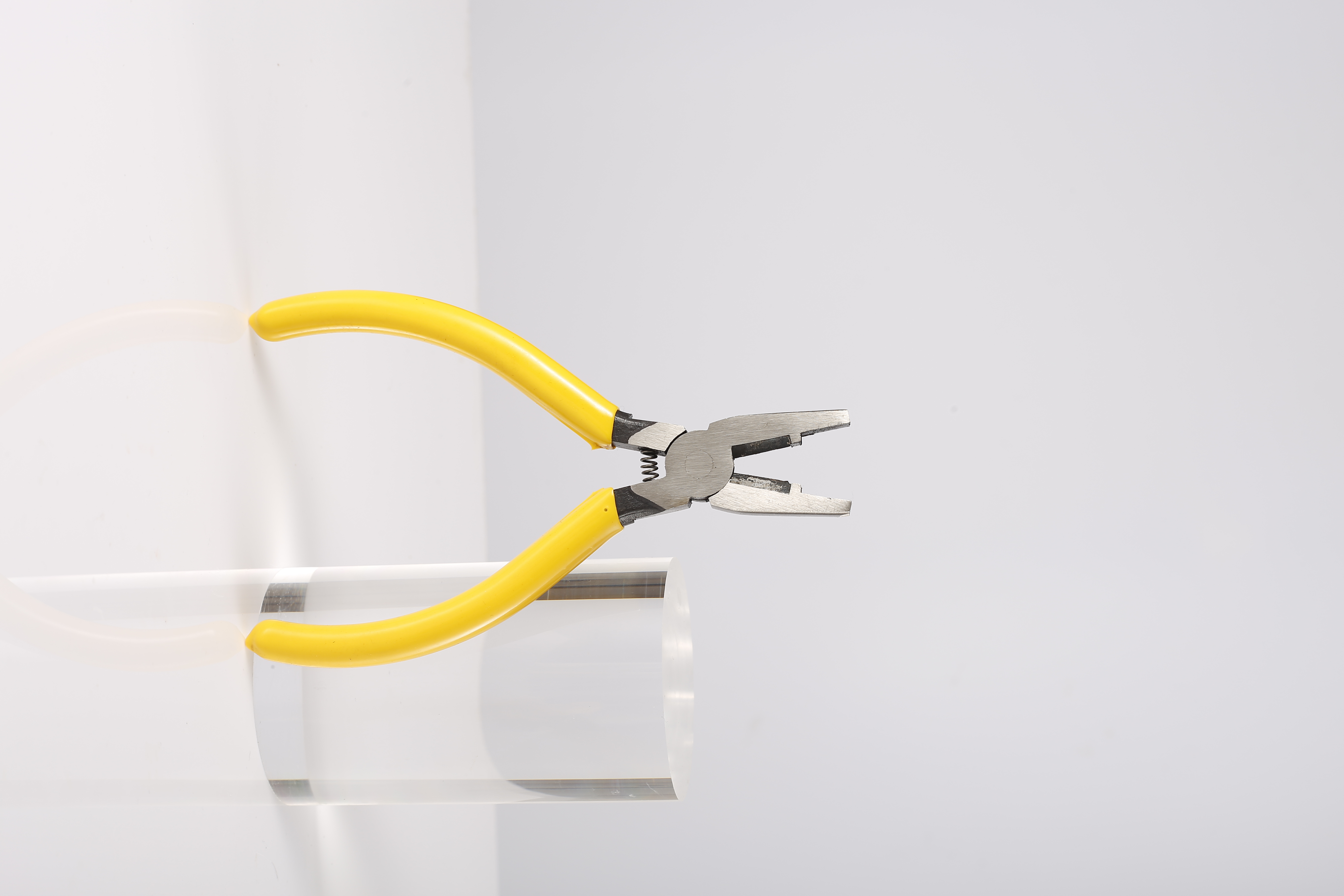 6-inch shaped pliers with spring and functional toothed nose pliers shaped steel wire pliers straight nose fishing pliers