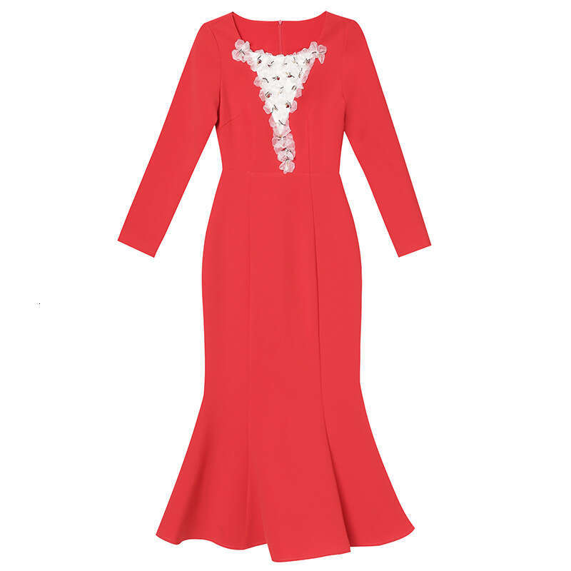 Black Dress for Women Autumn 2024 New Base Matching Coat Flower Nail Bead Medium Long Tail Skirt