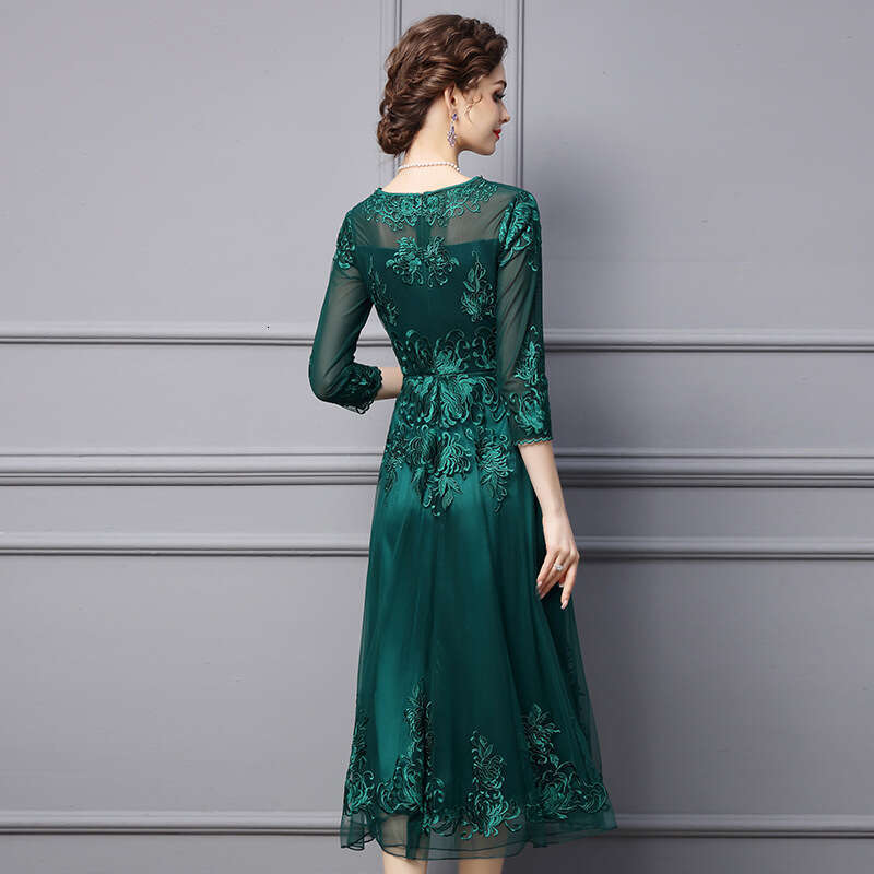 Noble Wide Wifes Belly Cover Aging Reduction High end Embroidered Bead Long Dress 2024 New Style