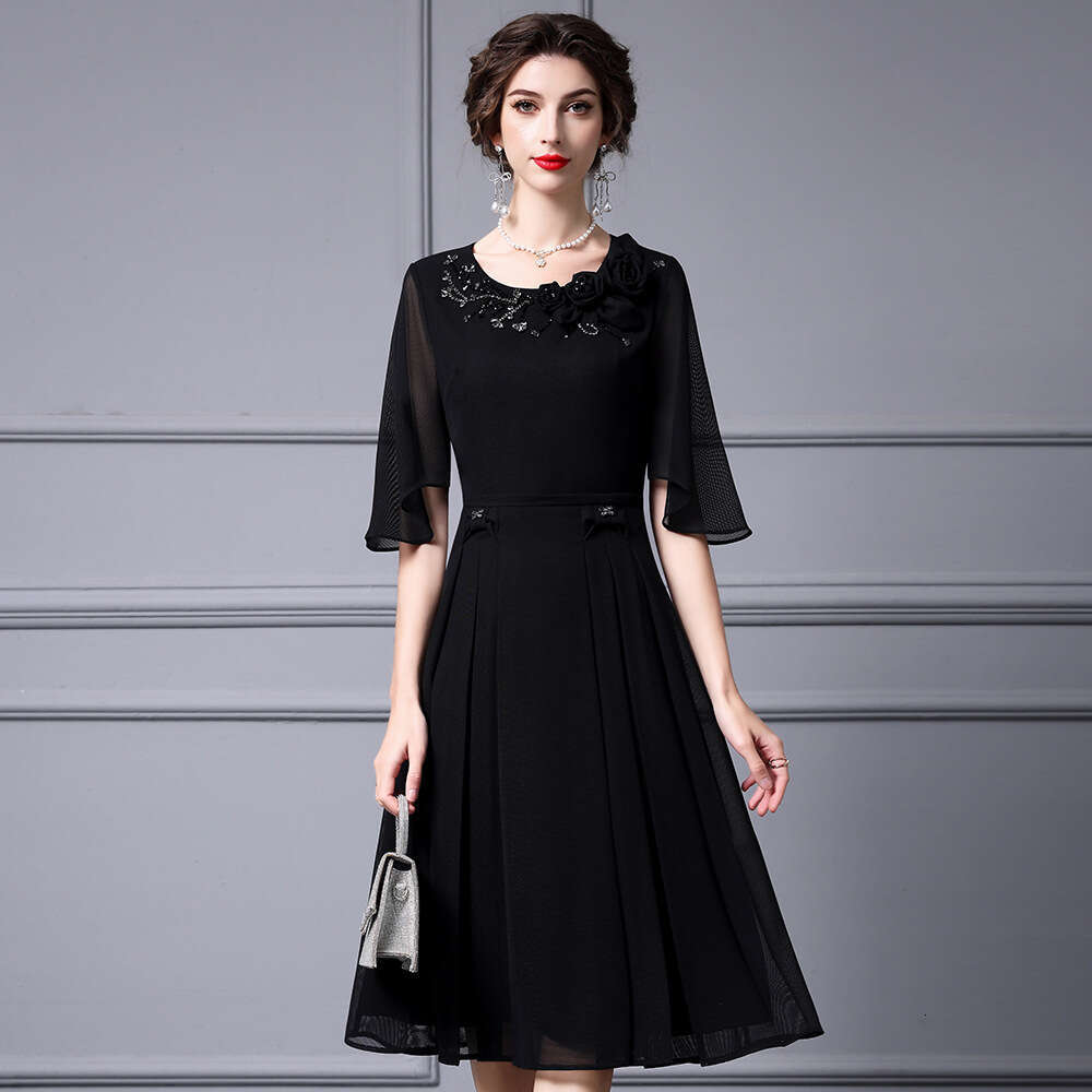 red A-line high-end light luxury temperament heavy-duty beaded yarn sleeve dress summer 2024 new item