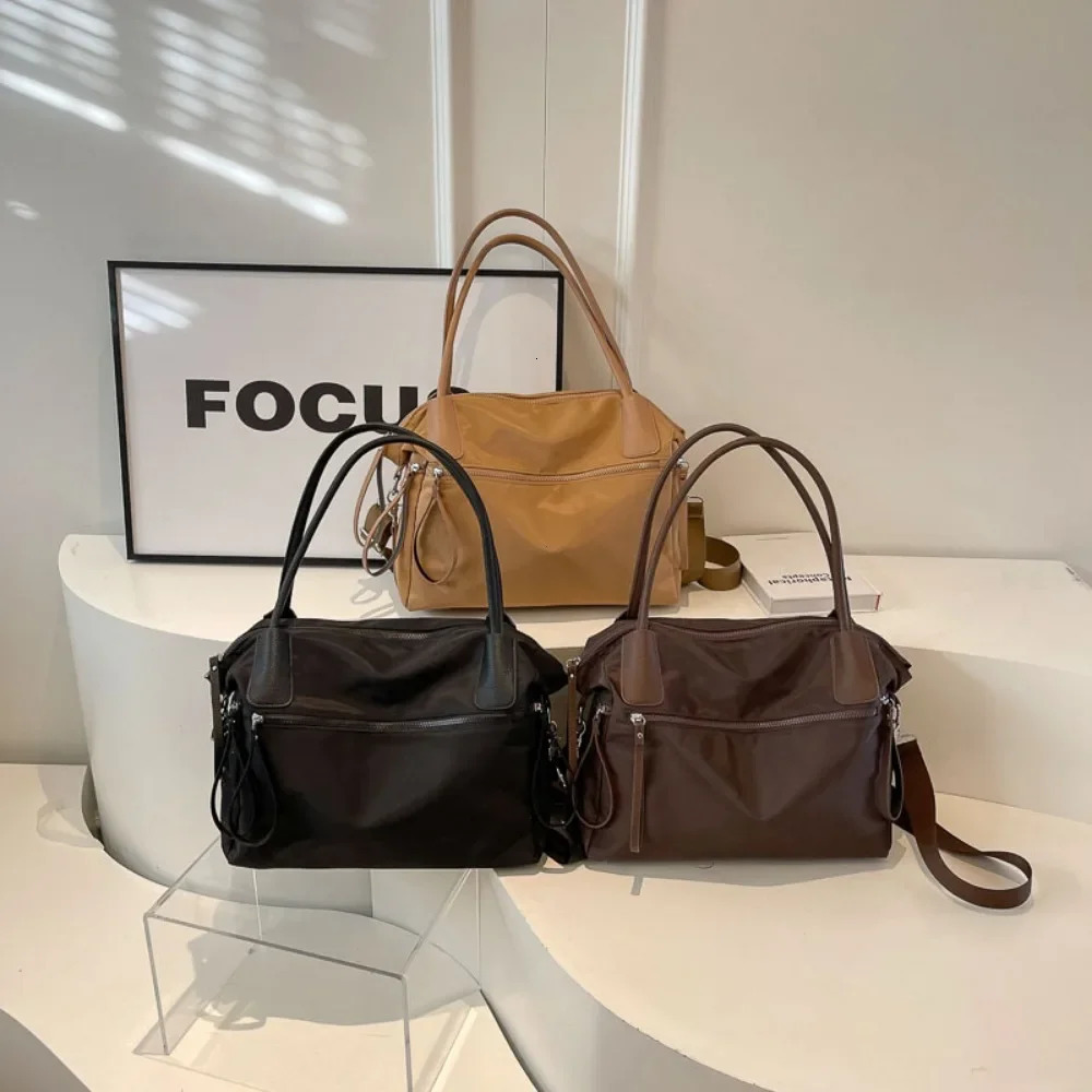 Nylon canvas bag womens autumn/winter trend Korean casual handbag large capacity shoulder messenger bag handbag 241008