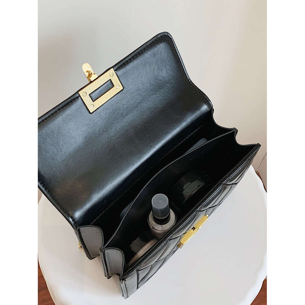 High Sense Rhombus Shoulder With Small Fashion Messenger Pop Flip Chain Square Bag Lady