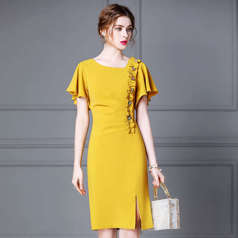 French niche for women 2024 new color nail drill pleated waist slimming yellow dress