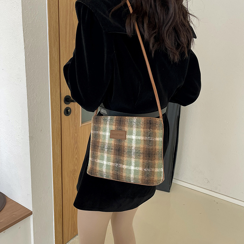 Bag women's contrasting color autumn/winter spring new plaid fashion college style single shoulder versatile cross body bag
