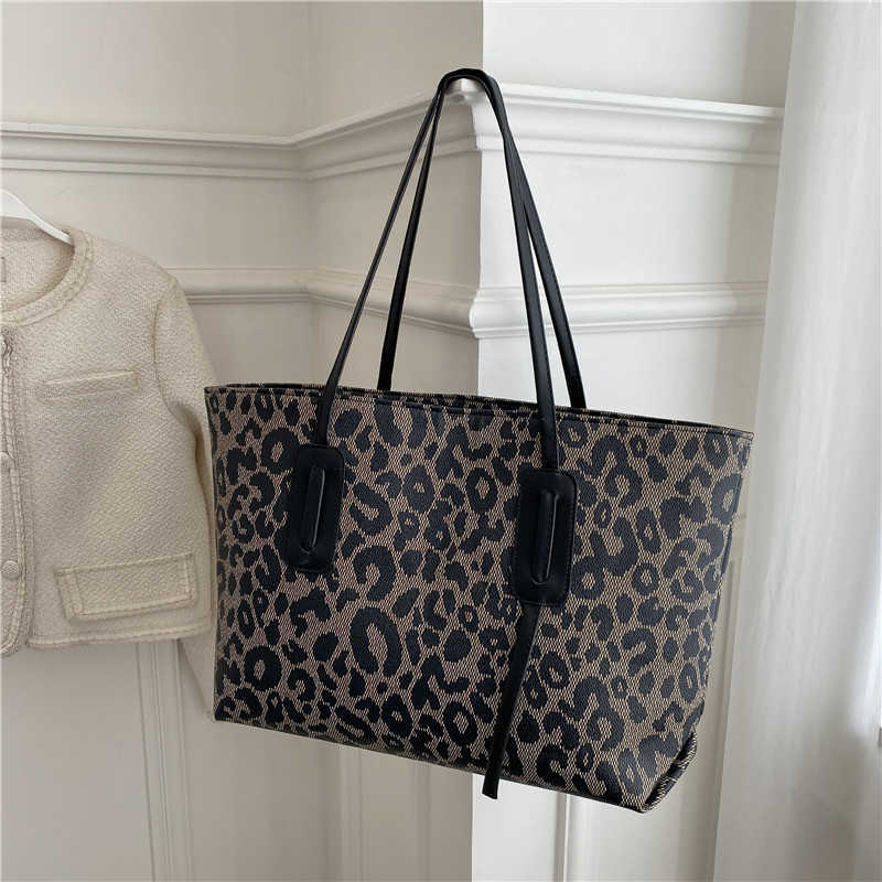 CMM Autumn Winter New Large Capacity Bag Womens Bag Trendy Fashion Leopard Pattern Handheld Shoulder Bag Underarm Tote Bag