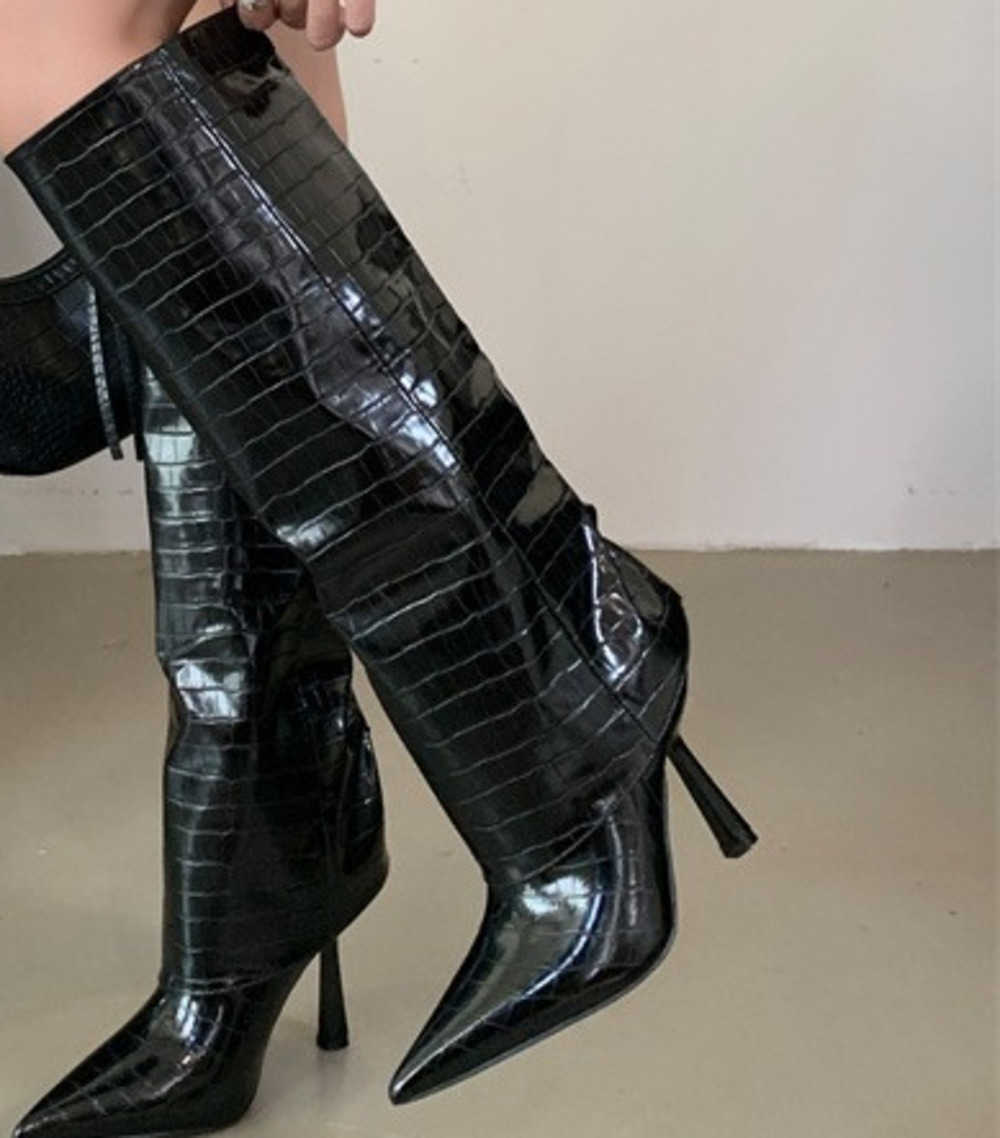 French Temperament Fashion Boots Shiny Leather Crocodile Pattern Martin Boots Straight Leg Wide Leg Boots For Women Pointed Thin Toe Knee Boots 240826