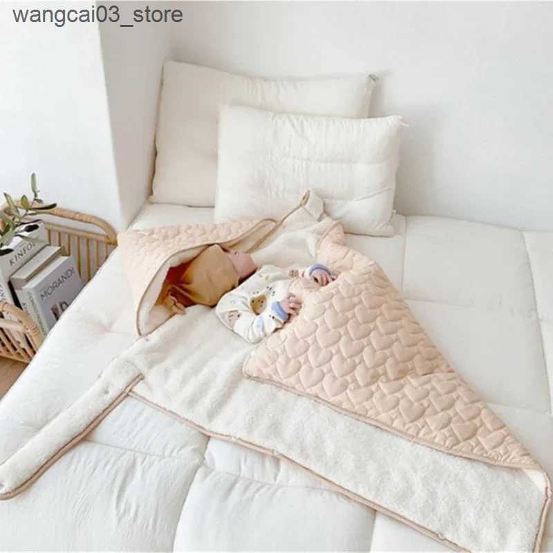 Blankets Swaddling Winter Newborn Swaddle Wrap Hooded Windproof Baby Stroller Blanket Thick Fleece Sling Cover Bear Bunny Infant Sleeping Quilt L24091