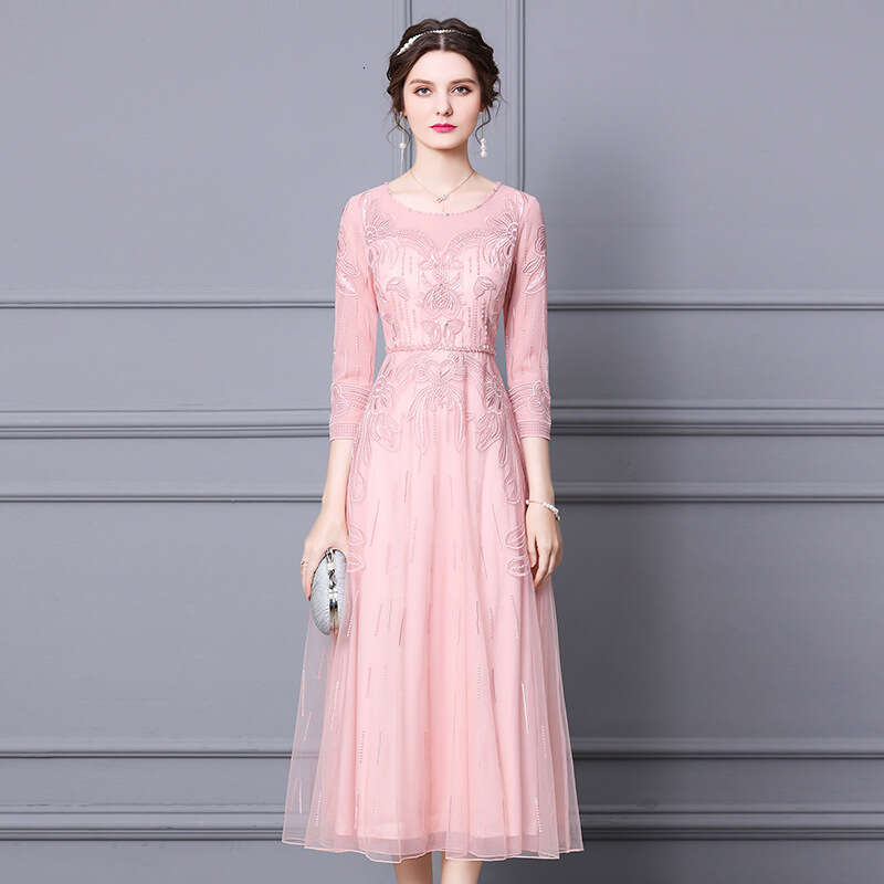 red dress banquet 2024 new autumn outfit with waist cinching and slimming effect high-end luxury nail bead embroidery long skirt