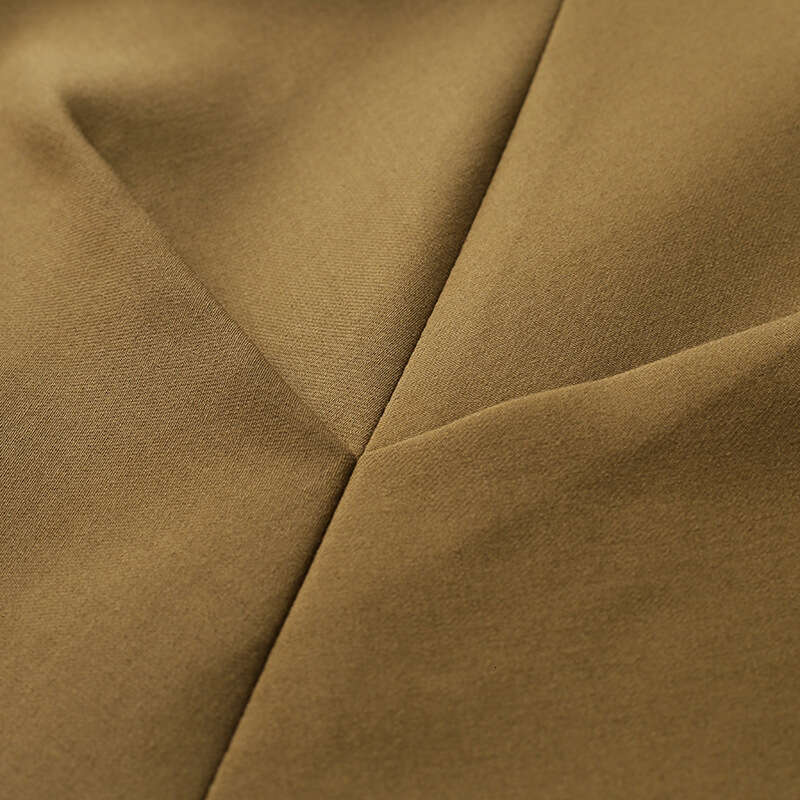 long sleeved dress for women in autumn 2024 new solid color commuting style V-neck mid length pleated skirt