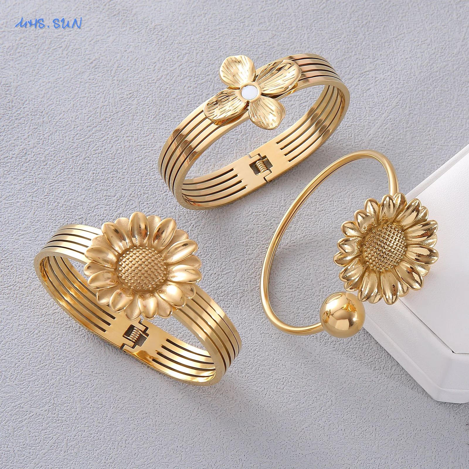 MHS. Sun Fashion Sunflower Stainless Steel Cuff Bracelet Gold Plated Block Large Flower Edition Mens Daily Jewelry 241007