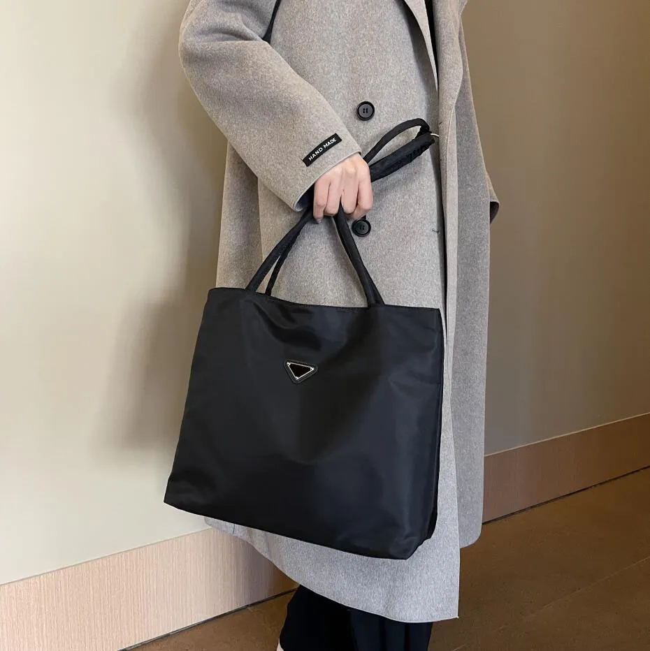 Tote bag Designer bags Fashion Shoulder bag Women Classic Versatile Crossbody Large and Small Canvas Shopping Large Capacity Outdoor Tourism Handbag