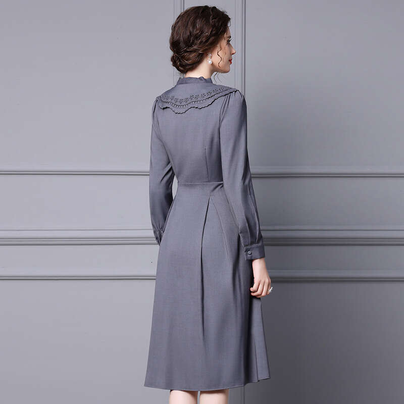 long sleeved dress with French temperament slim fit and fashionable 2024 new autumn mid length A-line skirt