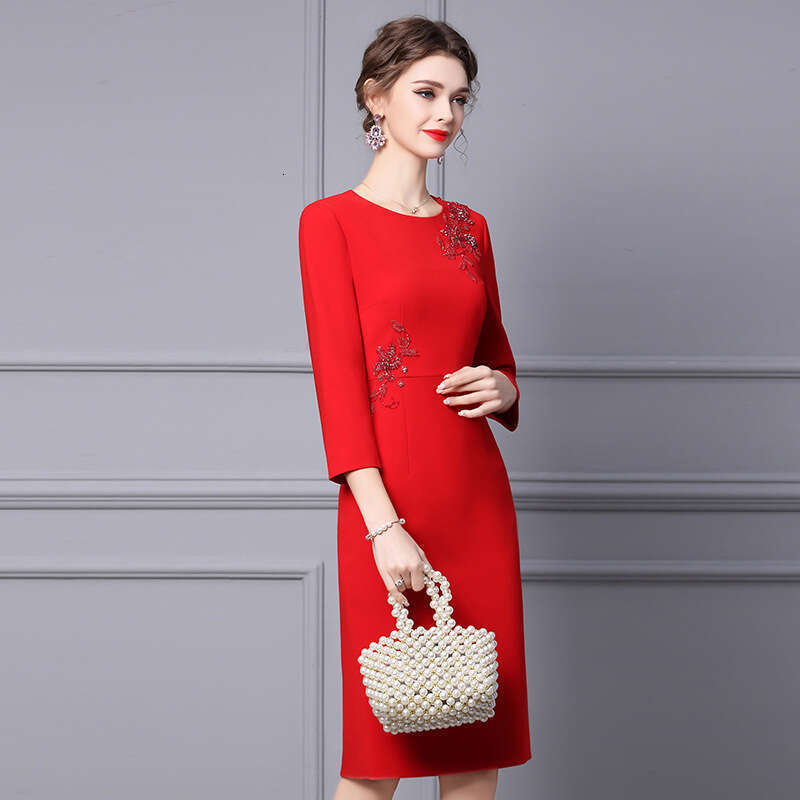Chic Red Dress 2024 Autumn New Style Annual Meeting High Sense Nail Diamond Waist slimming and hip hugging skirt