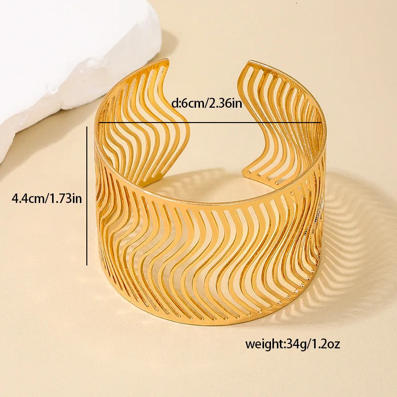 Vintage Womens Wide Face Temperature Bracelet Exaggerated Punk Party Gift Holiday Fashion Jewelry B057 241007