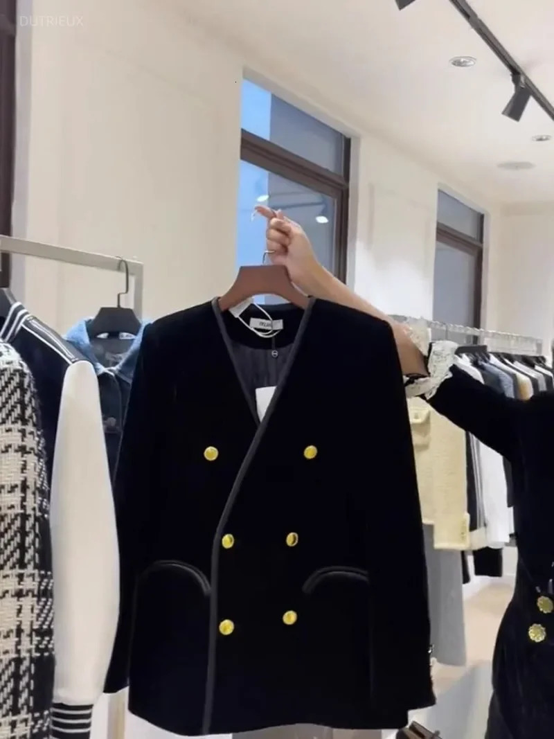 Temperament Coat Tops Vintage Black Velvet Jackets For Women Vneck Long Sleeve Double Breasted Loose Oversized Outwear Thick 241011