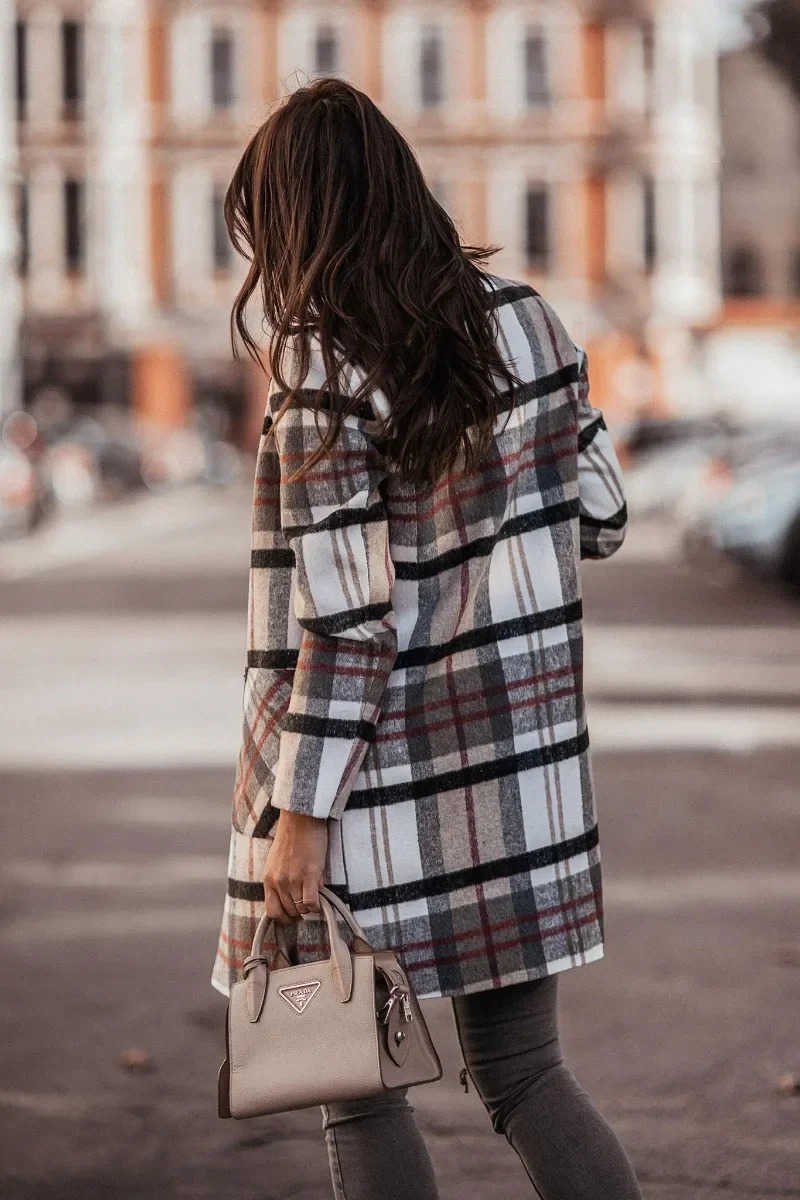 Womens sexy fashion casual commuting vacation style plaid printed long sleeved single chest wool coat 241007